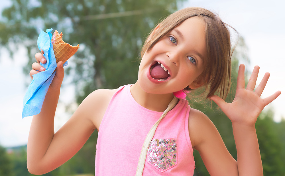 Little-Girl-Eating-Lick-oral-hygiene-Calamvale-dental
